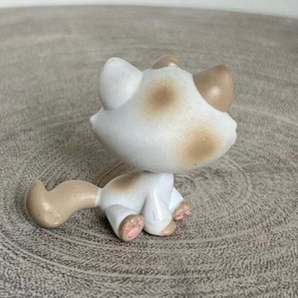 Littlest Pet Shop Kitten #197 Cream White Green Eyed Tan Patches 2004 - Picture 2 of 3